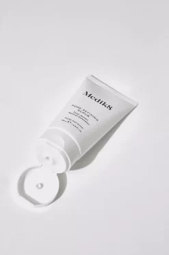 Medik8 Pore Refining Scrub -Skin Care Store MEDIK8 PoreRefiningScrub