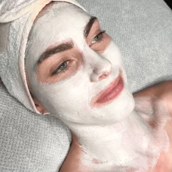 Medik8 Natural Clay Mask -Skin Care Store Medik8NaturalClayMaskapplication