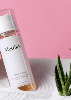Medik8 Press & Glow -Skin Care Store Medik8Press GlowHowToUse