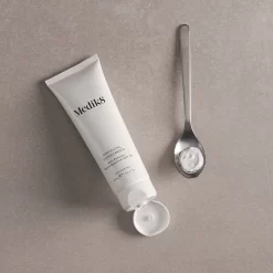 Medik8 Physical Sunscreen Broad Spectrum SPF 50+ -Skin Care Store Medik8physicalsunscreenreview