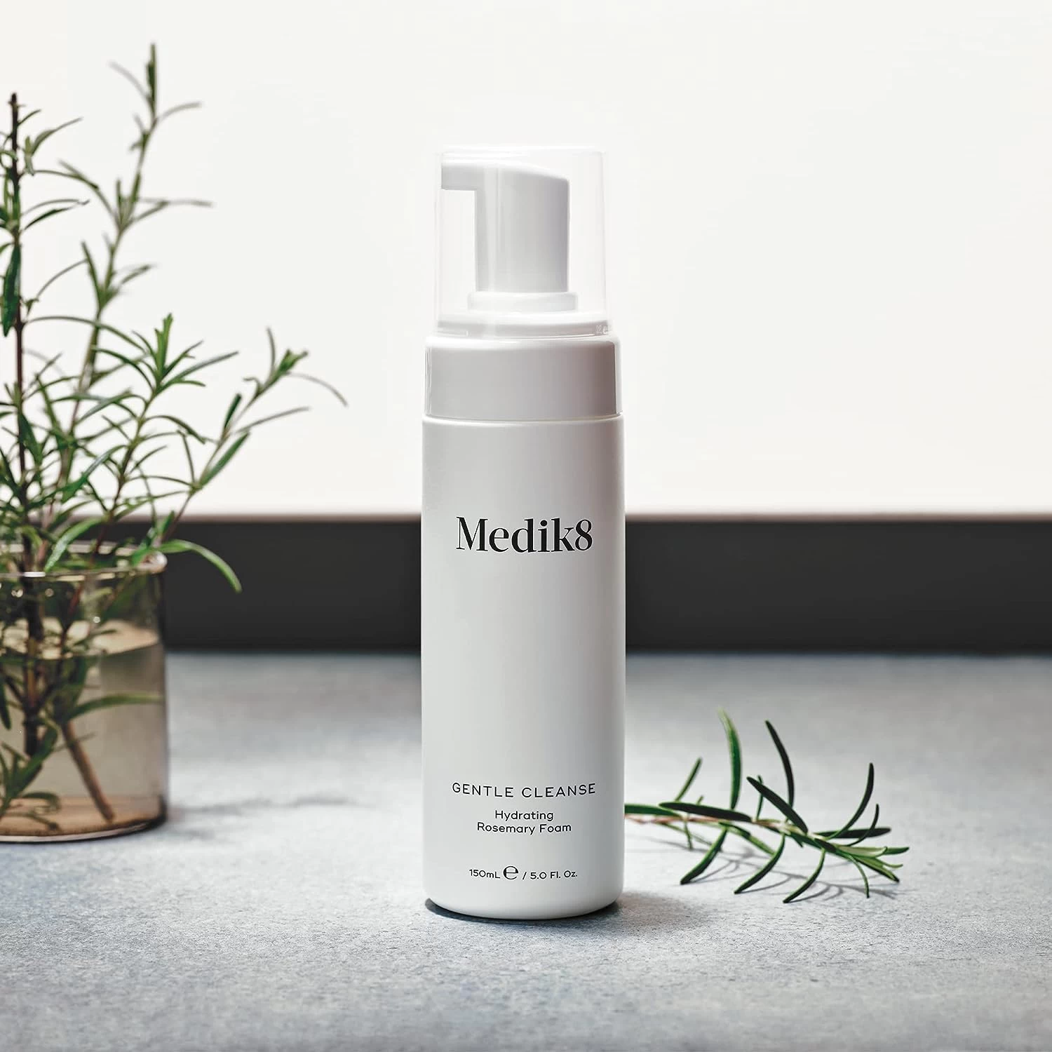 Medik8 Gentle Cleanse 3 Medik8 Gentle Cleanse - Image 3